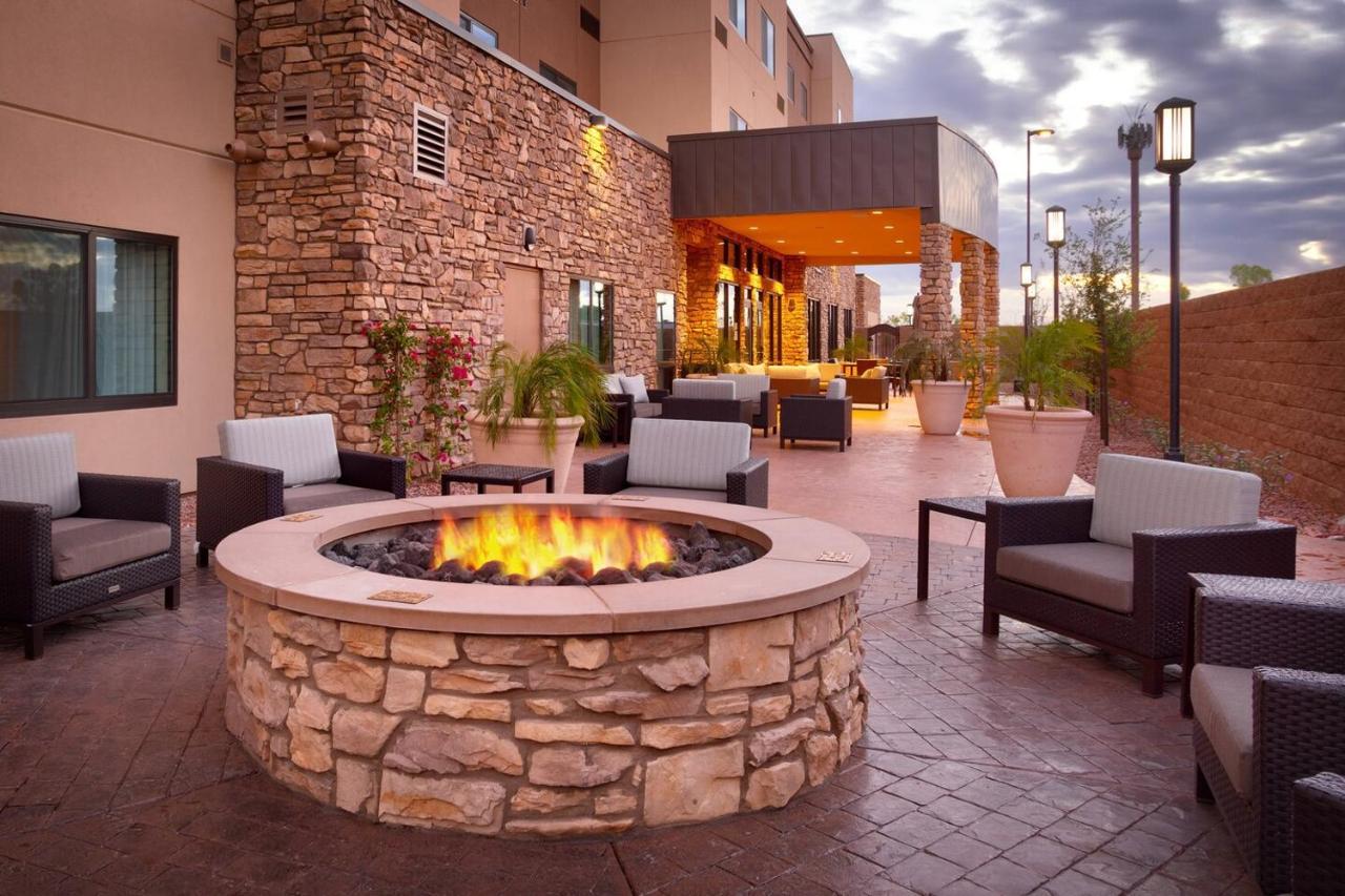 Courtyard By Marriott Phoenix Mesa Gateway Airport Buitenkant foto