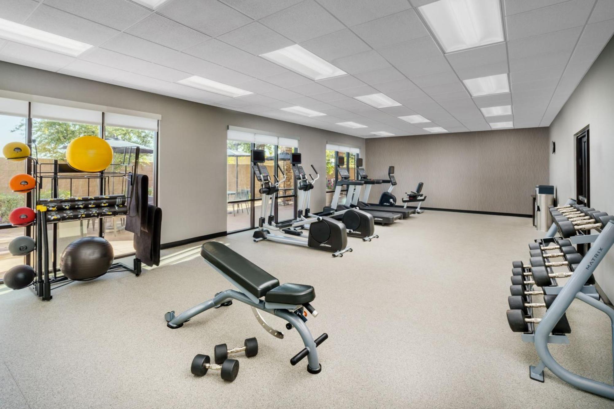 Courtyard By Marriott Phoenix Mesa Gateway Airport Buitenkant foto