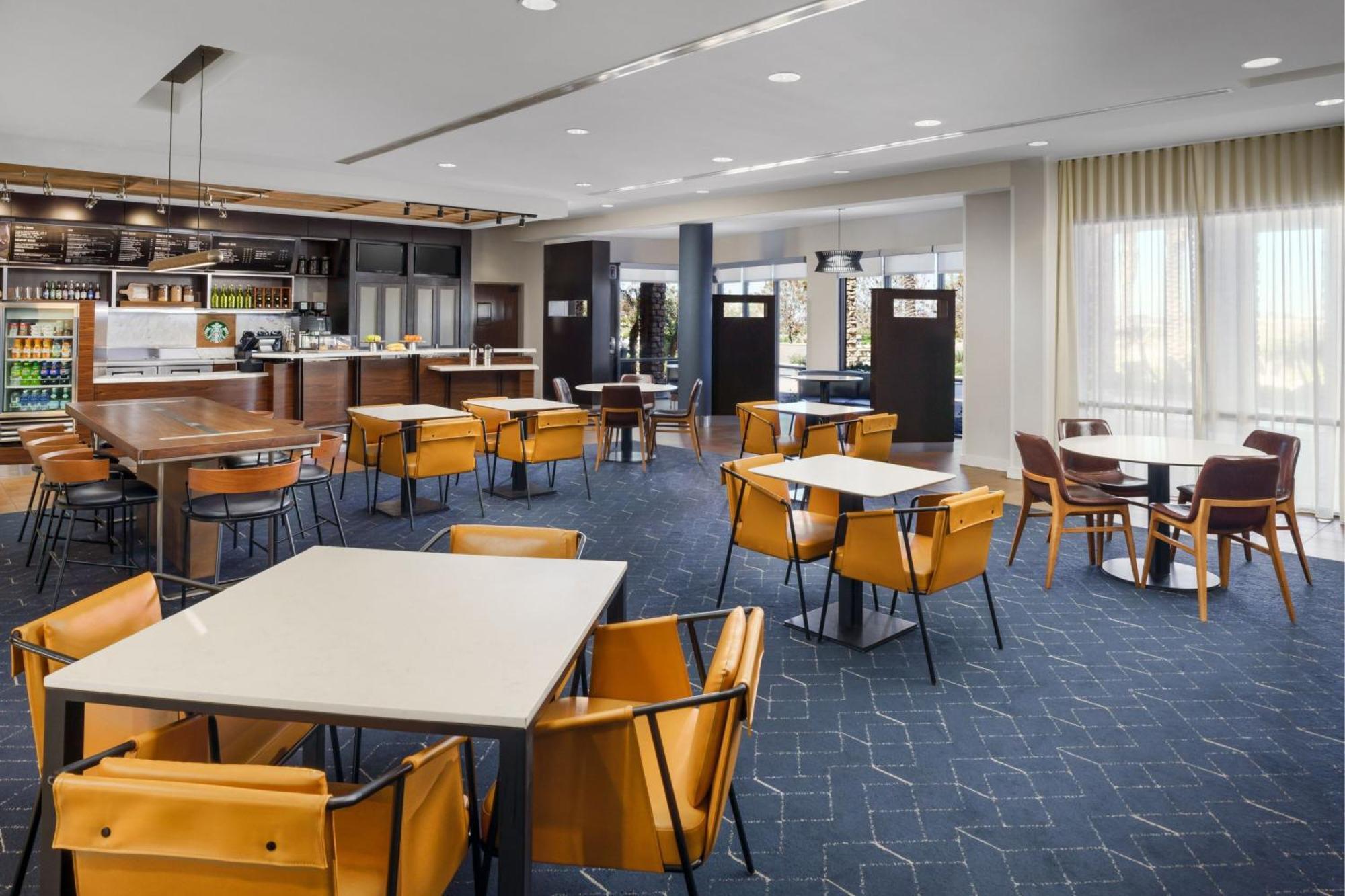 Courtyard By Marriott Phoenix Mesa Gateway Airport Buitenkant foto