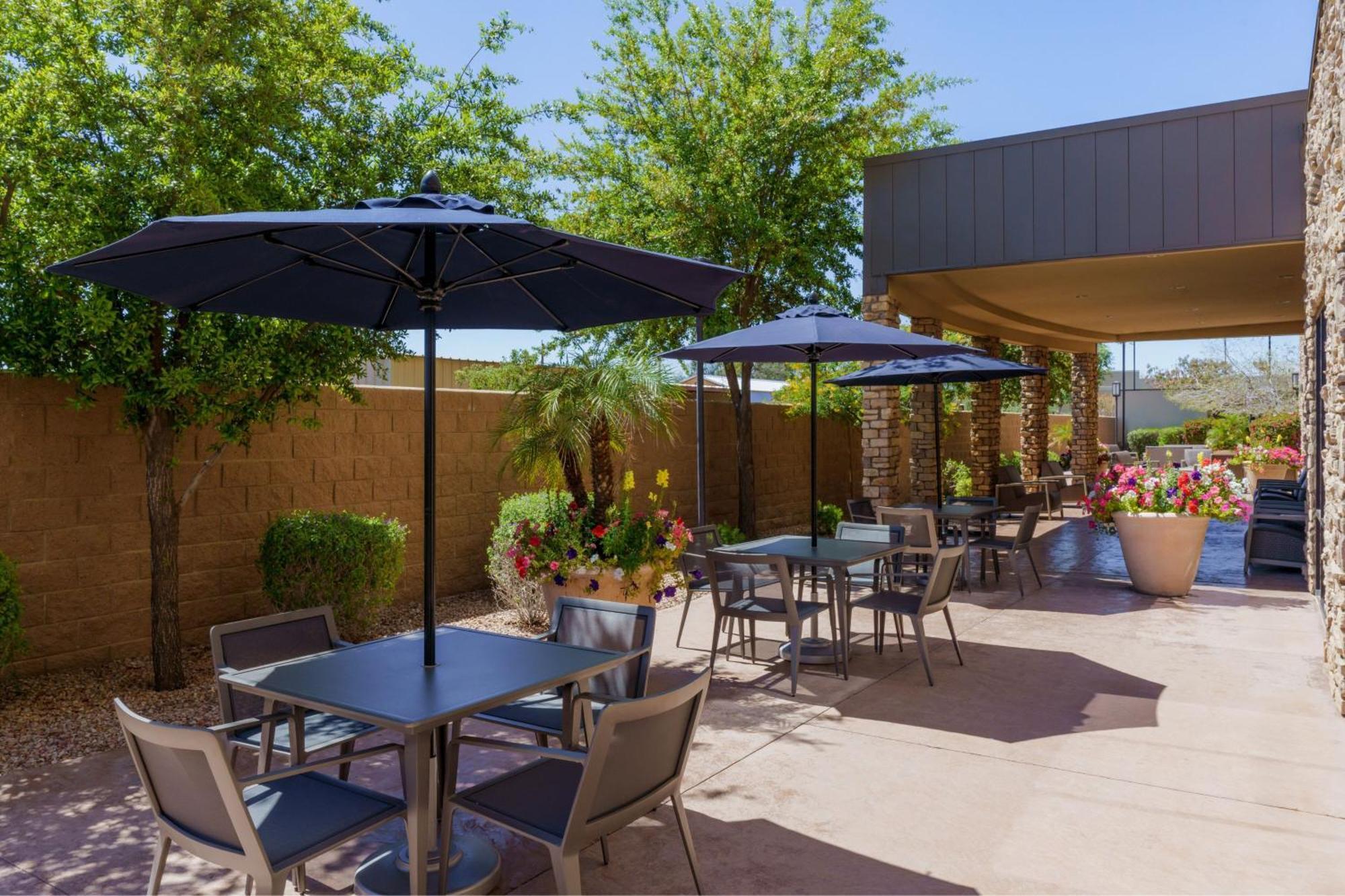 Courtyard By Marriott Phoenix Mesa Gateway Airport Buitenkant foto