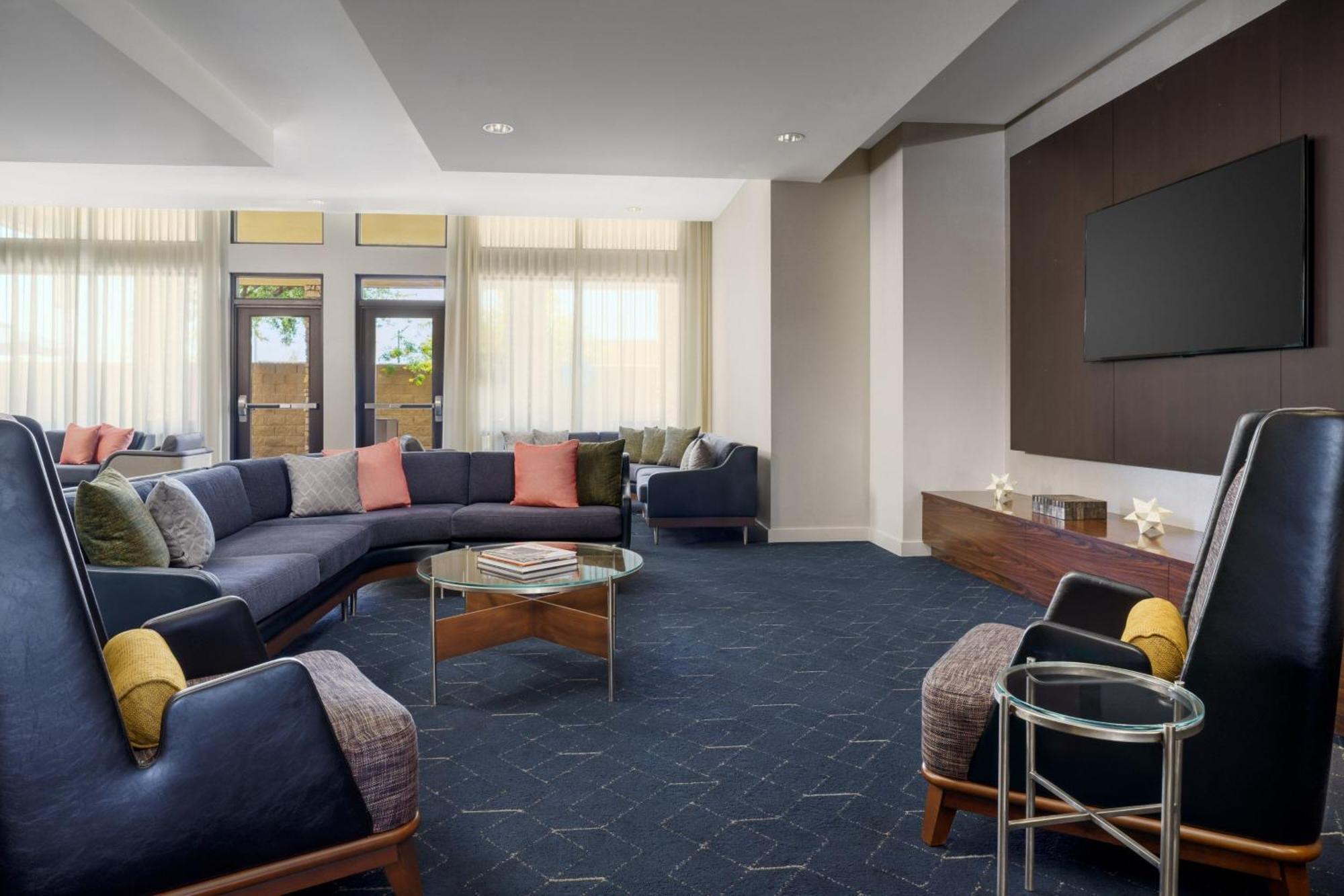 Courtyard By Marriott Phoenix Mesa Gateway Airport Buitenkant foto