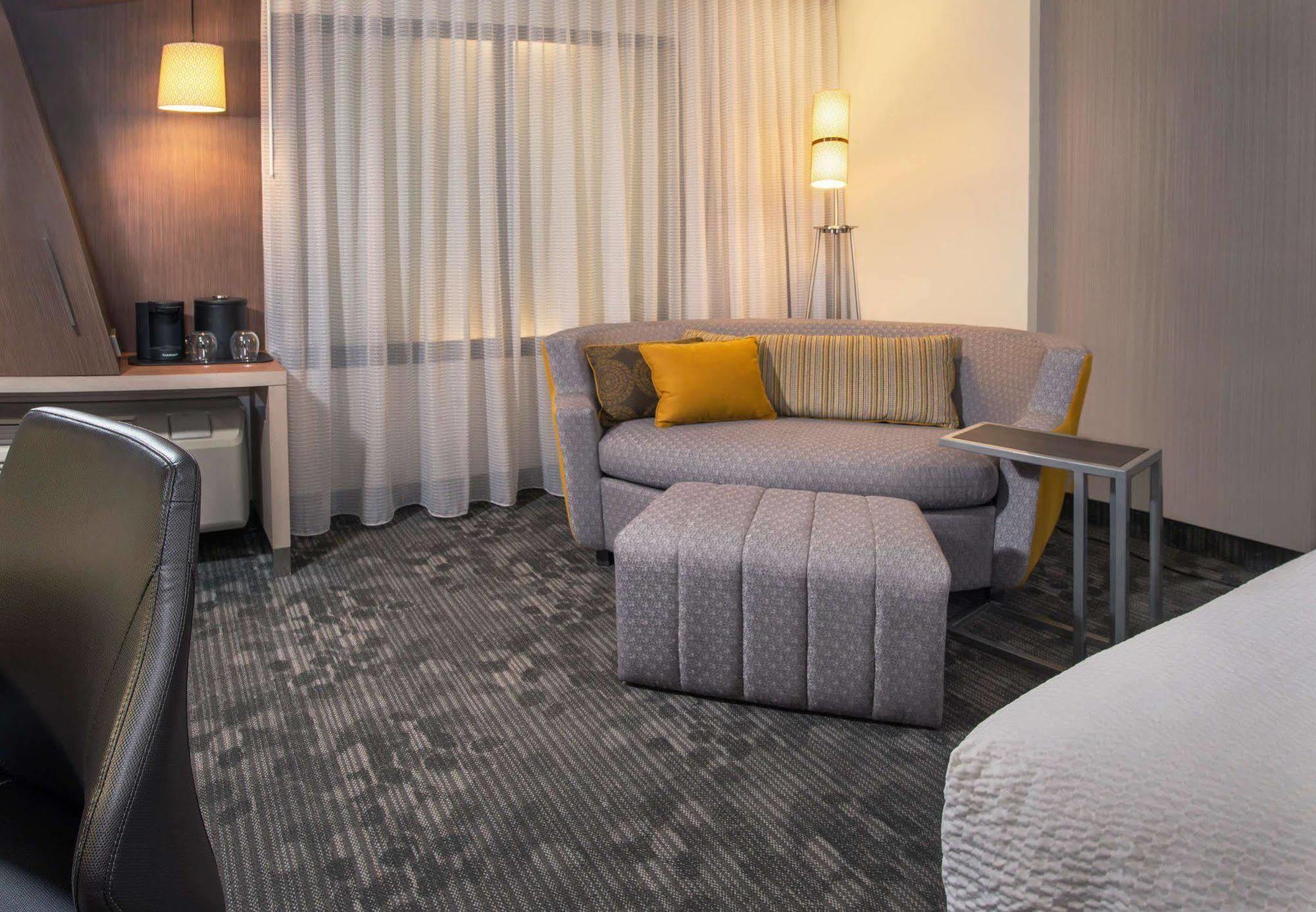 Courtyard By Marriott Phoenix Mesa Gateway Airport Buitenkant foto